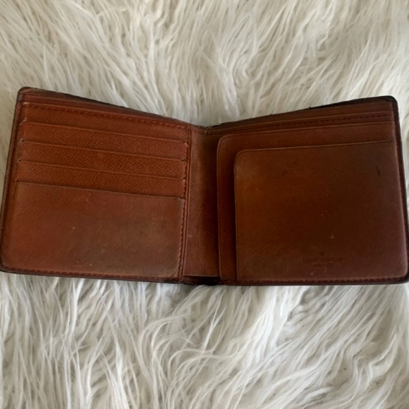 Louis Vuitton Brown Monogram Leather Wallet Pre-owned - Picture 2 of 14